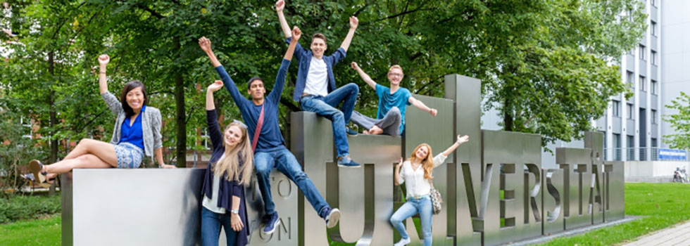 Studentengruppe Uni Porta Header